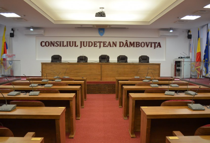 Reabilitare sala de sedinte a Consiliului Judetean Dambovita