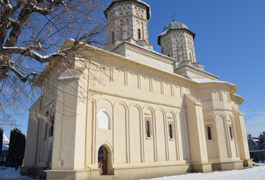 Curatire si restaurare fatada Biserica Stelea
