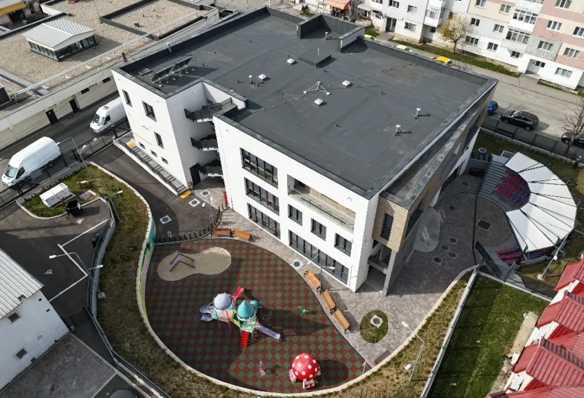 Gradinita “Prichindel” si Spatii Publice Urbane – Pucioasa